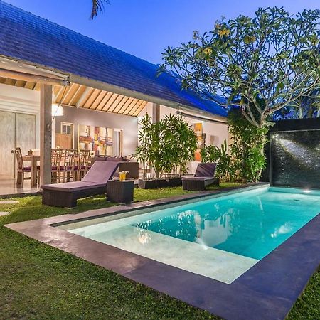 Villa Nuri Merah 1 Kerobokan  Exterior photo