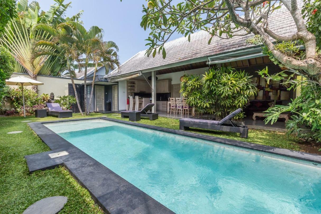 Villa Nuri Merah 1 Kerobokan  Exterior photo