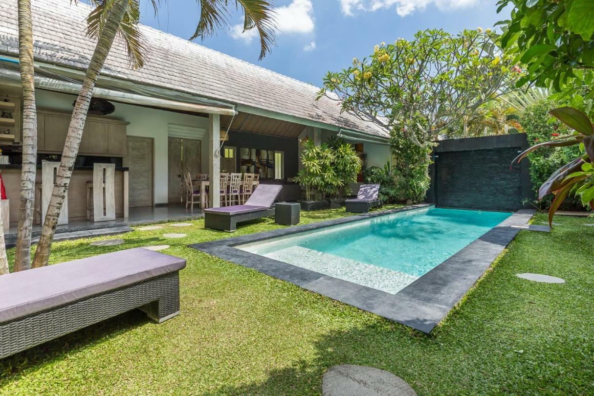 Villa Nuri Merah 1 Kerobokan  Exterior photo